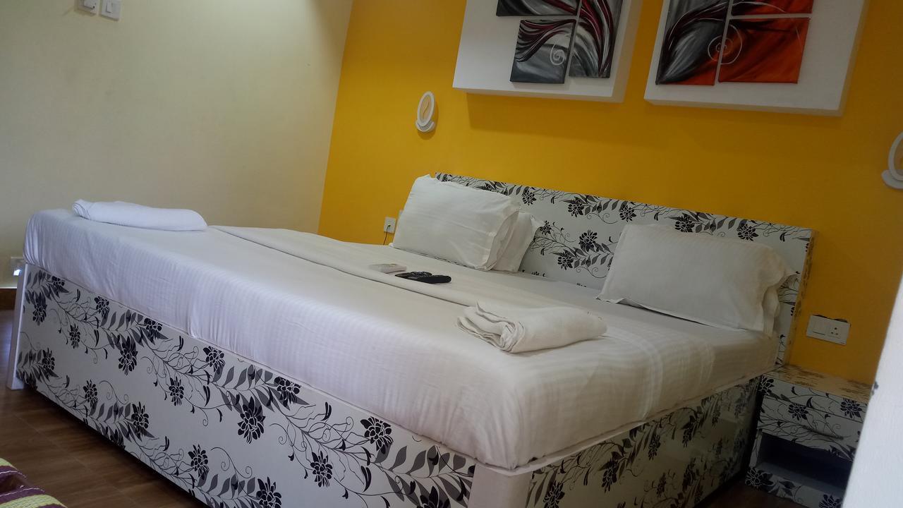 Platinum Hotel
